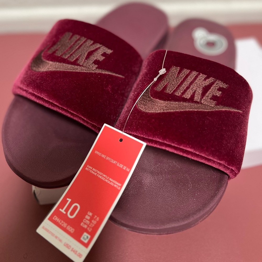 Nike Women’s Offcourt Slides